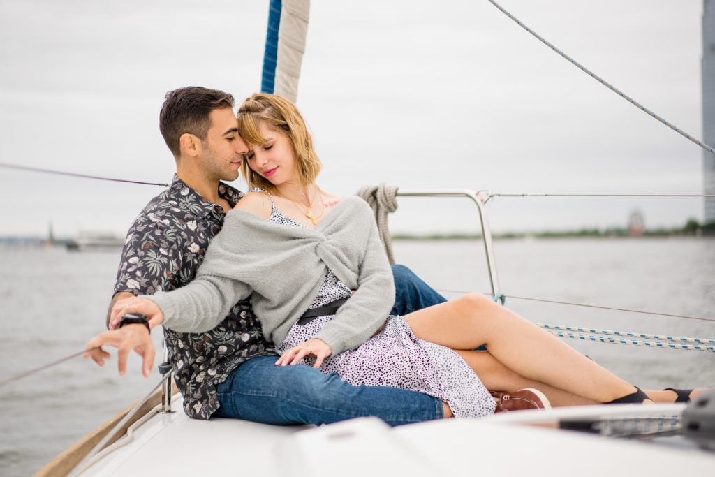 Couples portraits on a boat Hudson River - Electric Love Studios